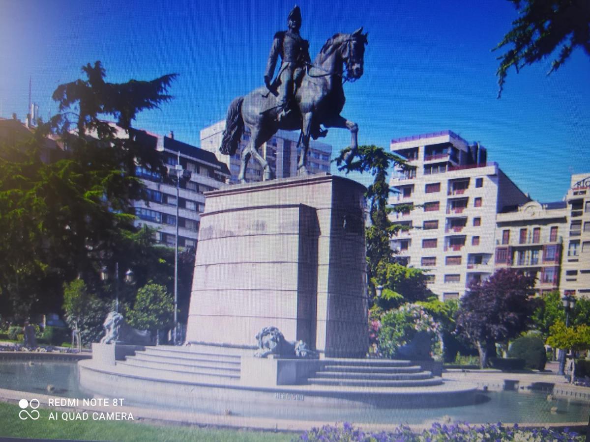 Gonzalo De Berceo 15 " Calidad-Sobrio" And " Free Private Parking " Lägenhet Logroño Exteriör bild